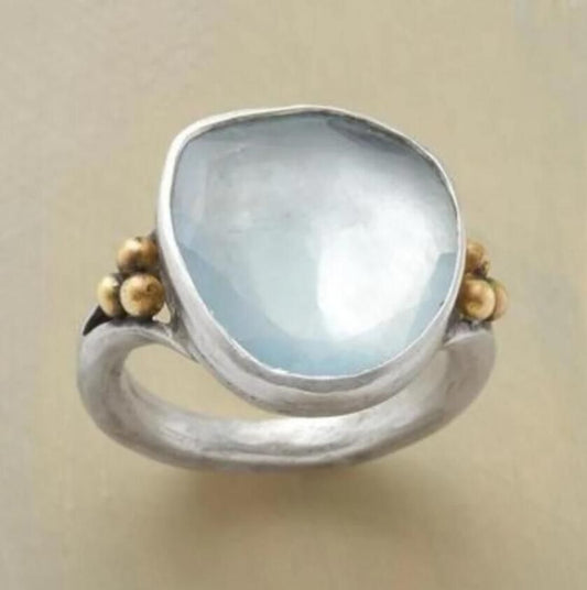 Elegant Aquamarine Ring