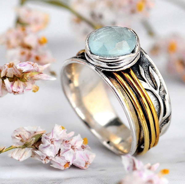 Elegant Aquamarine Ring