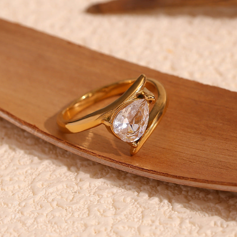 Elegant Crystal Gold Ring