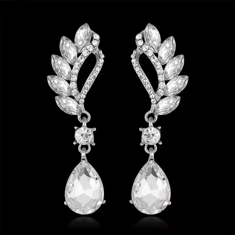 Elegant Crystal Leaf