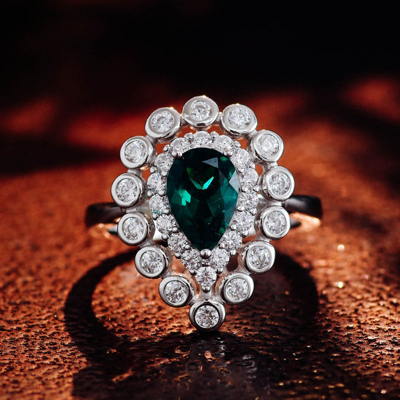 Elegant Emerald Ring