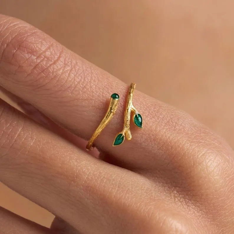 Elegant Emerald Ring