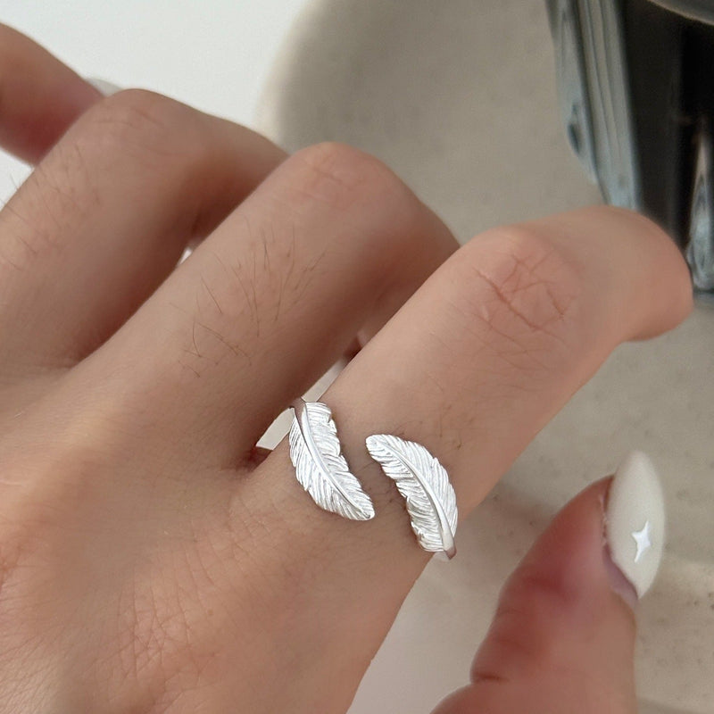 Elegant Feather Ring