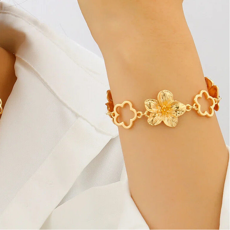 Elegant Floral Bracelet