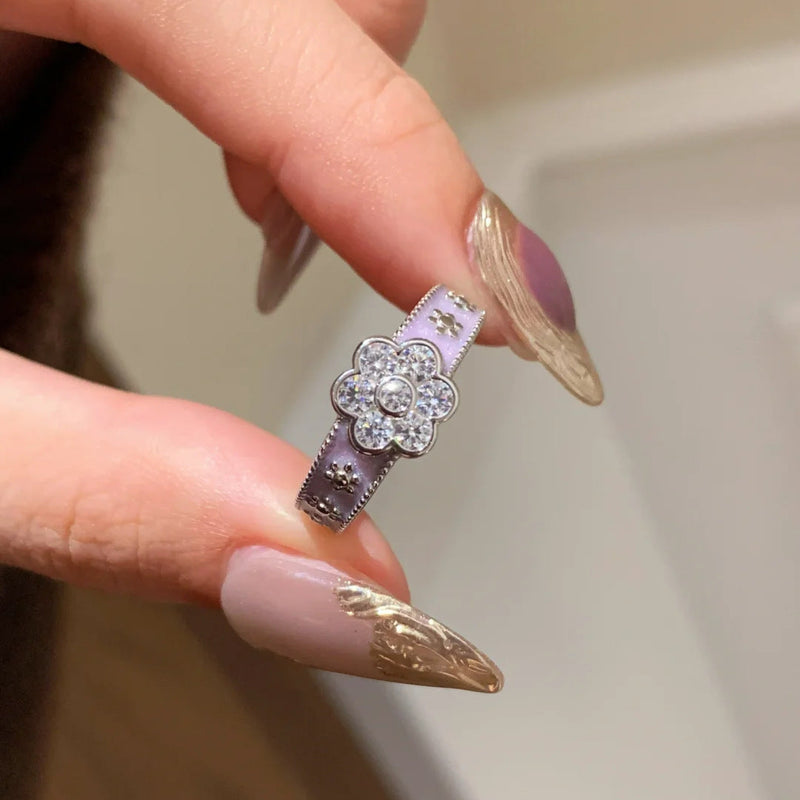 Elegant Flower Diamond Ring