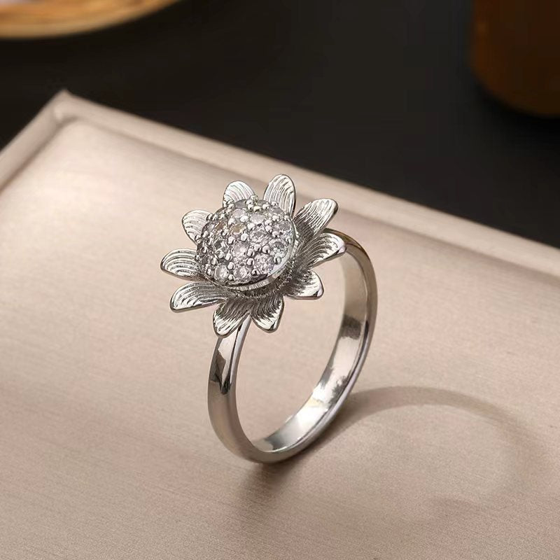 Elegant Flower Ring