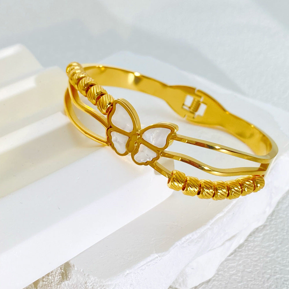 Elegant Gold Bow Bracelet