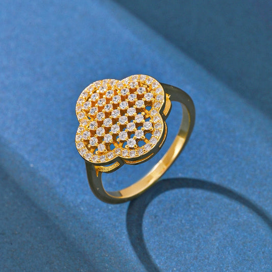 Elegant Gold Clover Ring