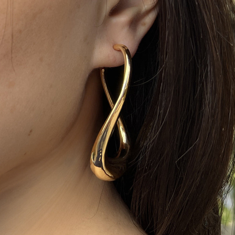 Elegant Gold Hoop Earrings