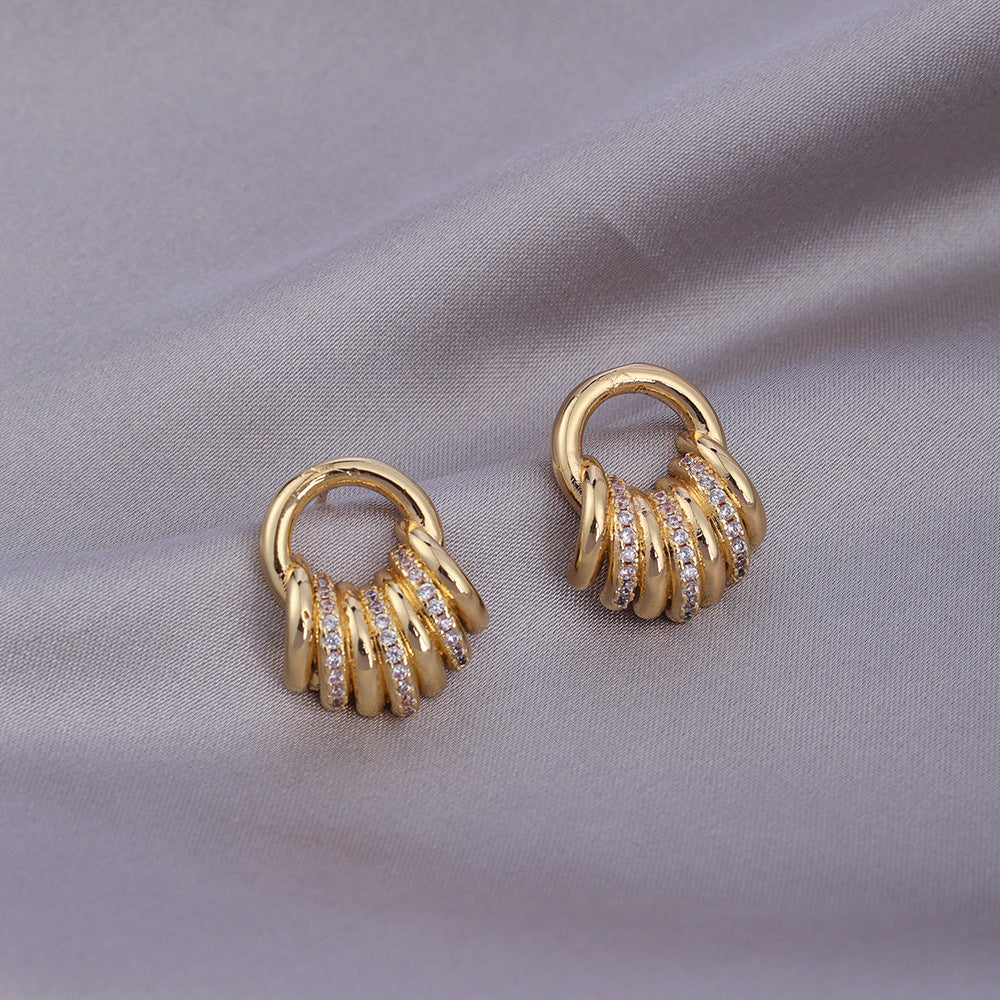 Elegant Gold Shell Earrings