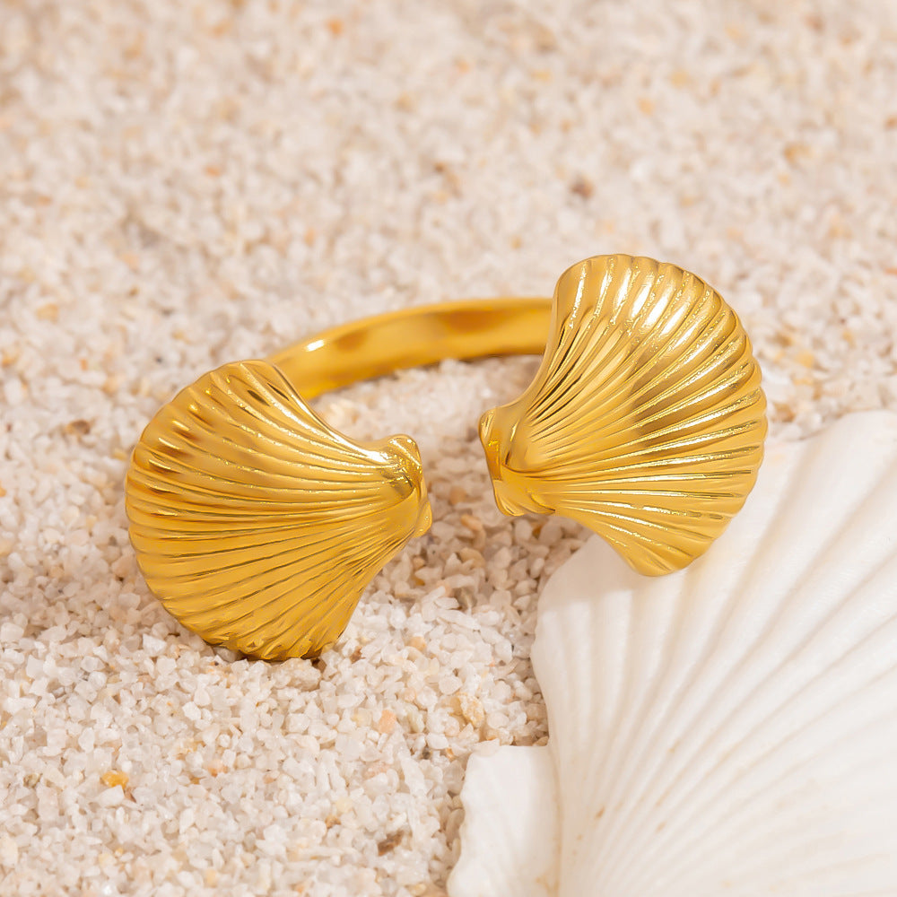 Elegant Gold Shell Ring