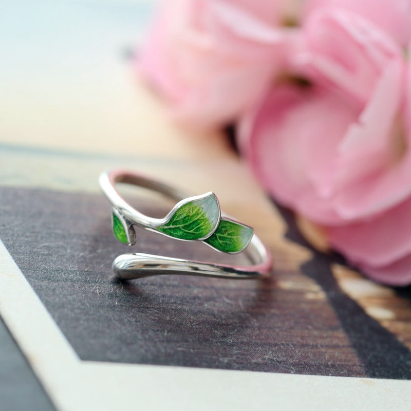 Elegant Green Leaf Ring