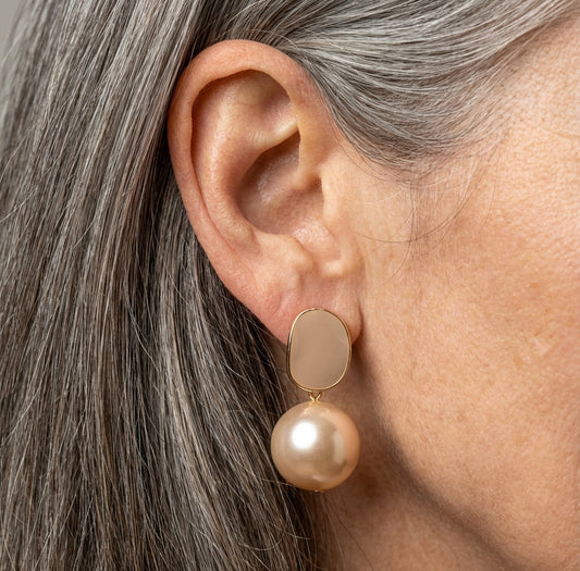 Light Pearl Dangle Earrings