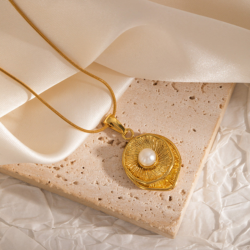 Elegant Pearl Necklace