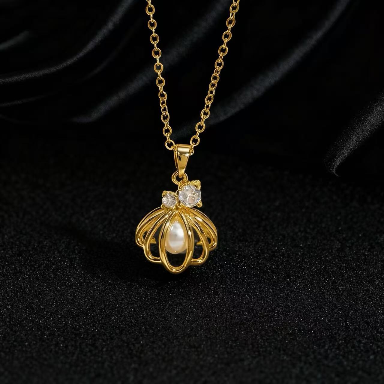 Elegant Pearl Necklace