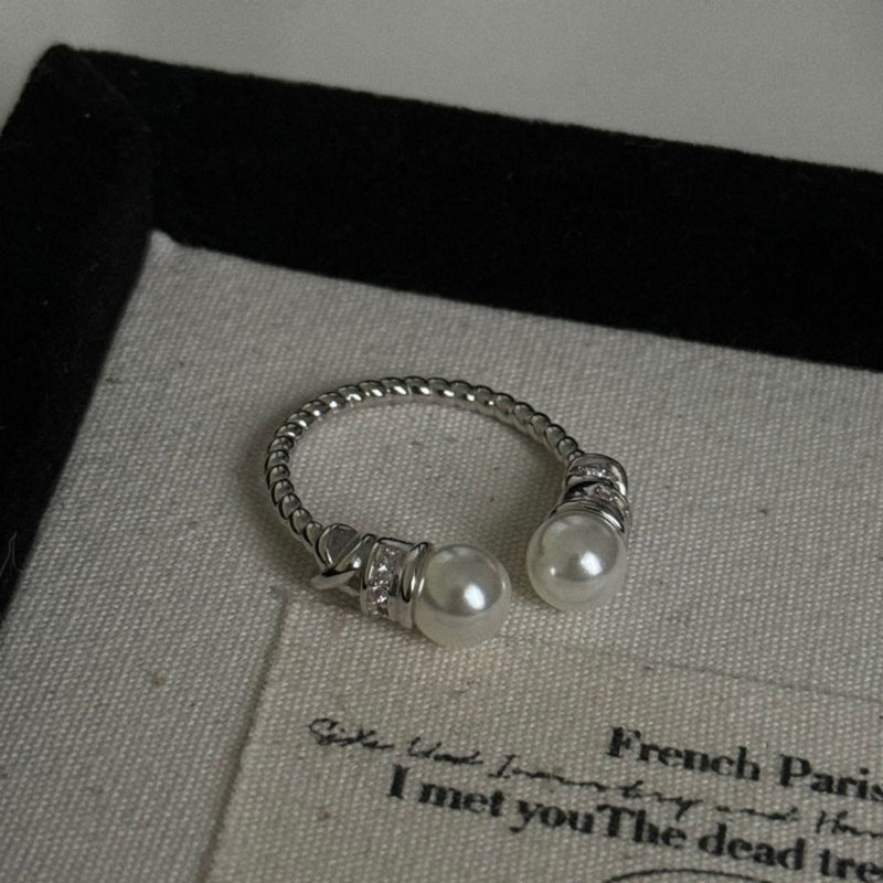 Elegant Pearl Ring
