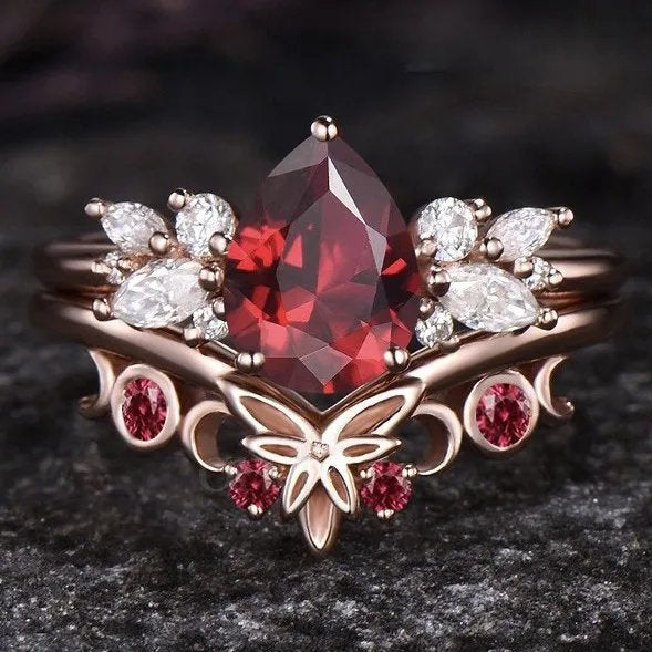Elegant Ruby Waterdrop Ring