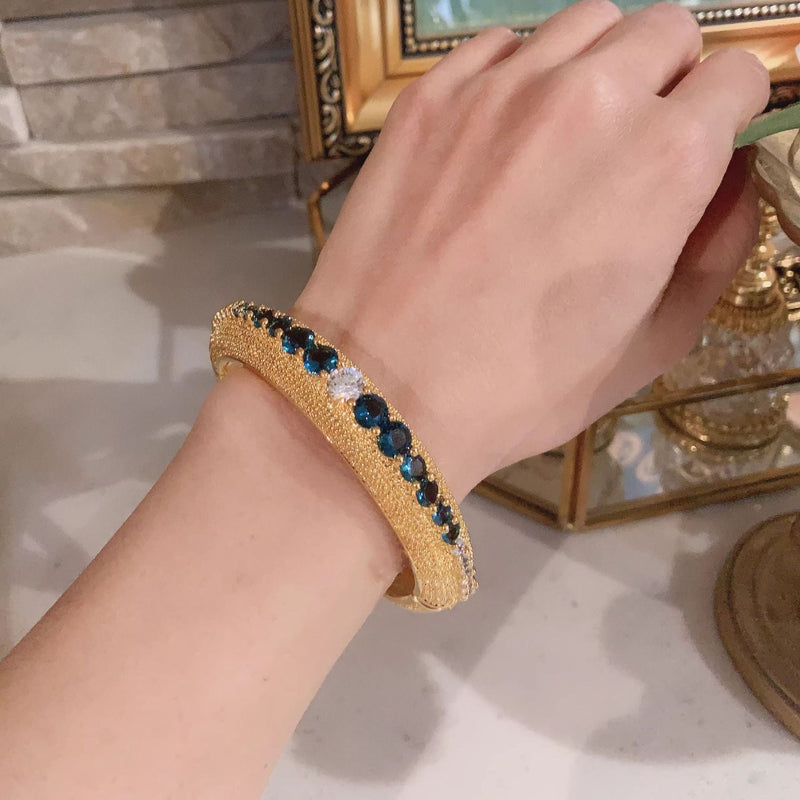 Elegant Sapphire Gold Bracelet