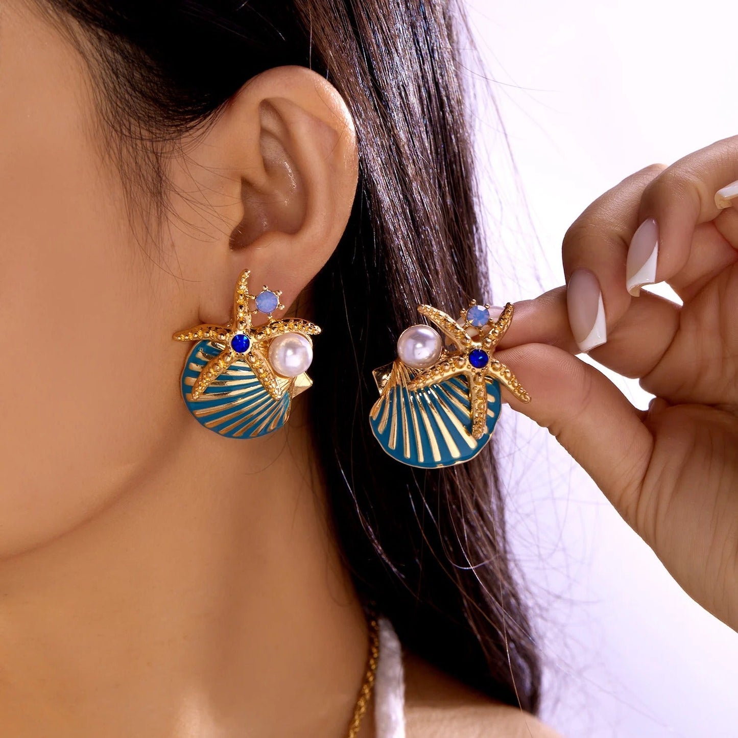 Elegant Shell Pearl Earrings