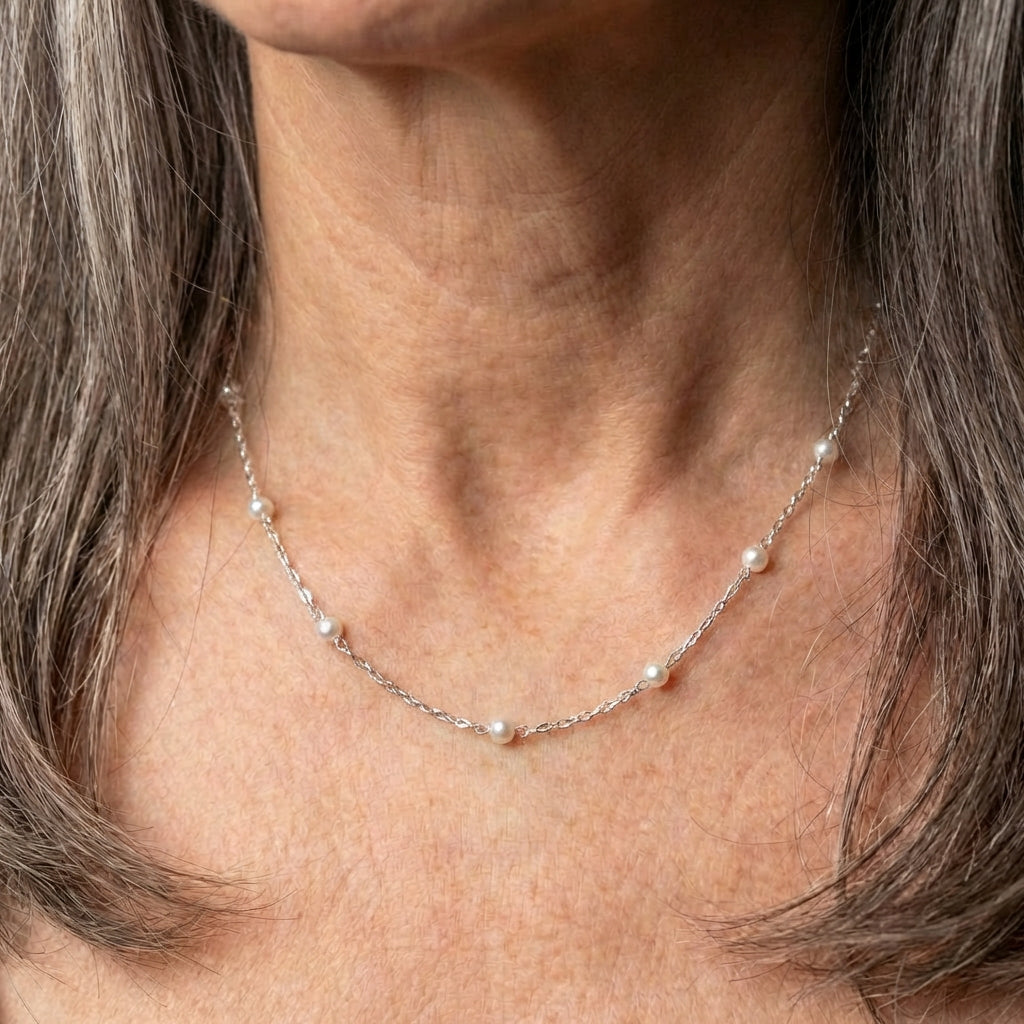 Shiny Pearl Necklace