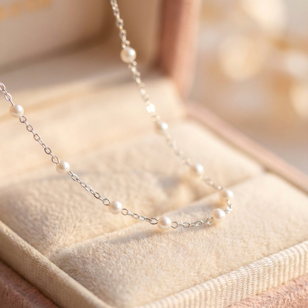 Elegant Shiny Pearl Necklace