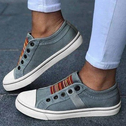 CD | Adidași generali relaxați și atemporali