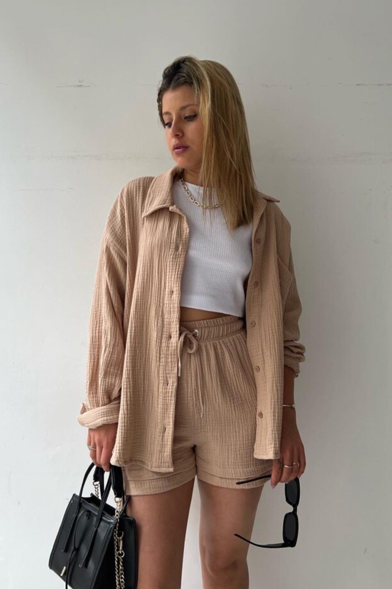 CD | Cămașă slim-fit cu mânecă lungă și pantaloni scurți asortați pentru femei