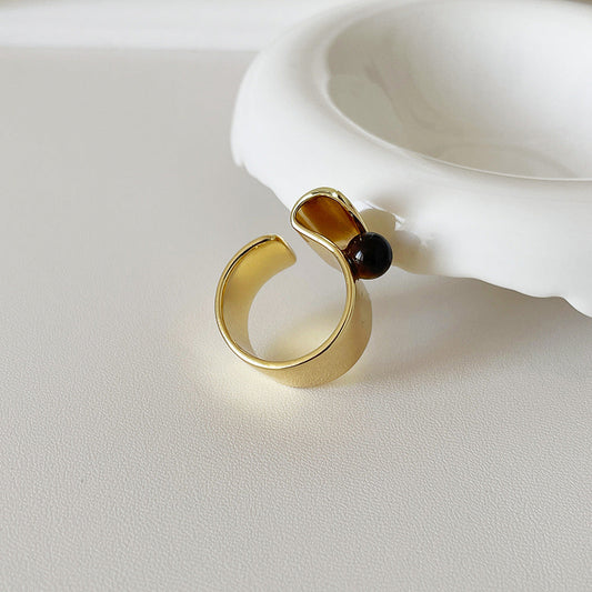 Modern Gold Onyx Ring