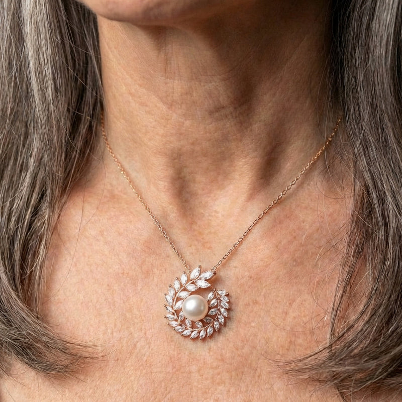 Rose Gold Wreath Pearl Pendant Necklace
