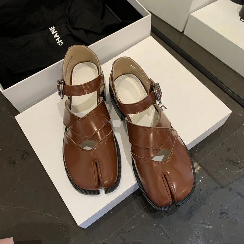 CD | Flats din piele cu deget despicat