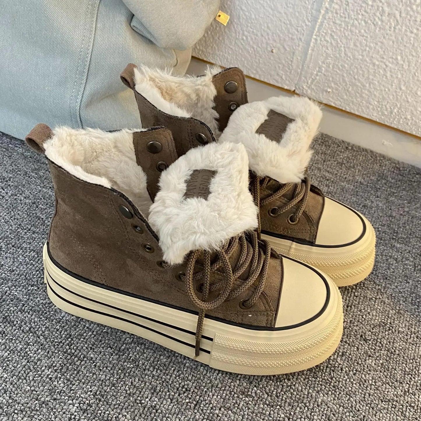 Ortopedice Adidași versatile și de susținere