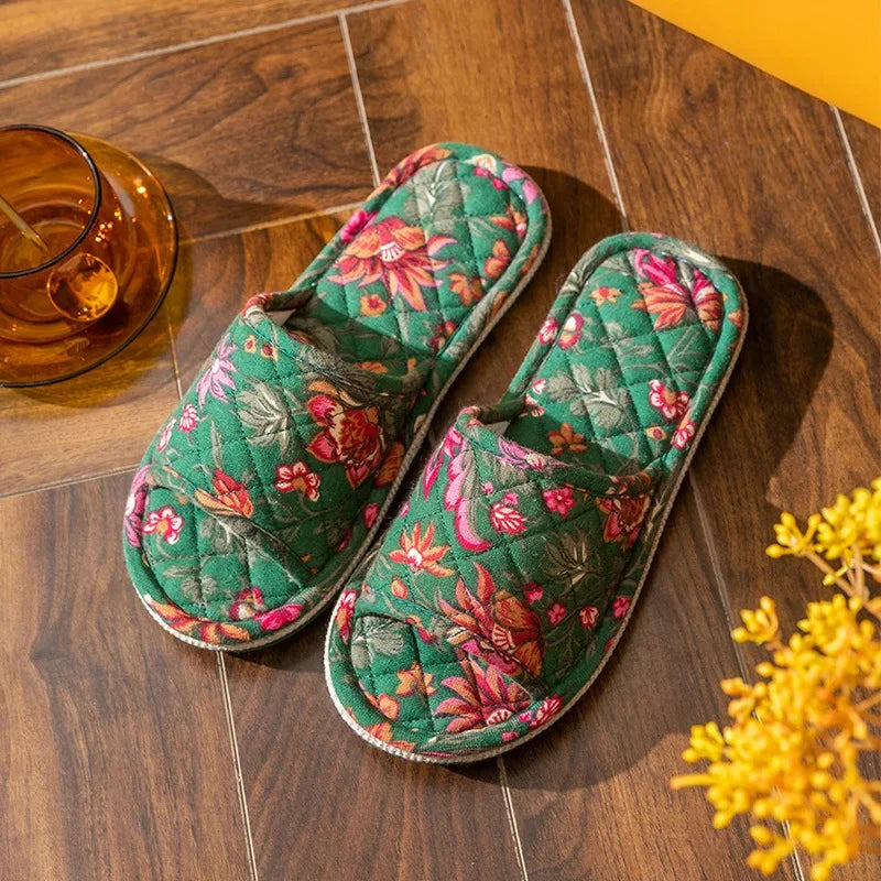 Ortopedice Papuci la modă și de susținere