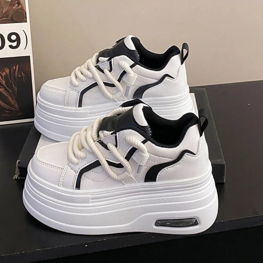 Ortopedice Adidași la modă și de susținere