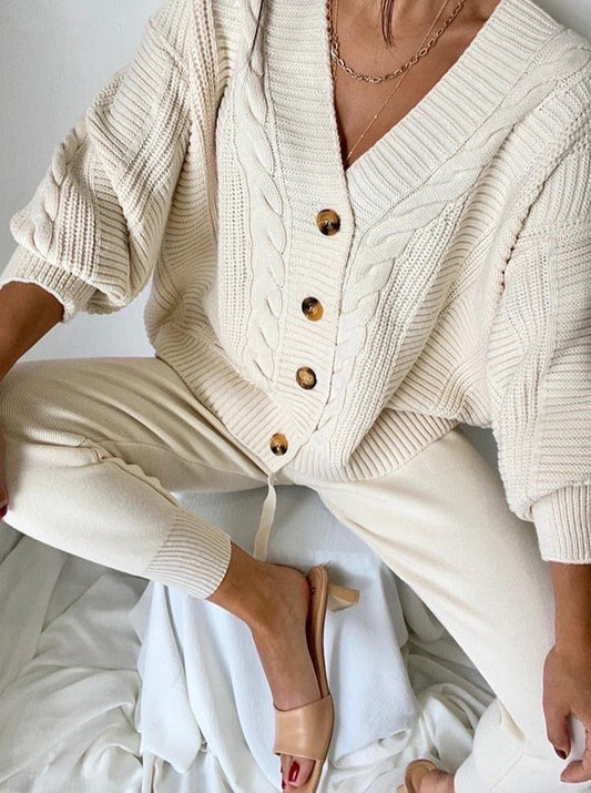 CD | Set fermecător din două piese cu cardigan tricotat și pantaloni confortabili