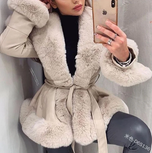 CD | haină de blană elegantă