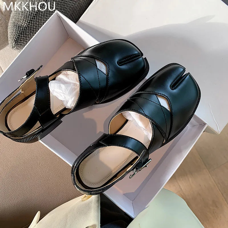 CD | Flats din piele cu deget despicat