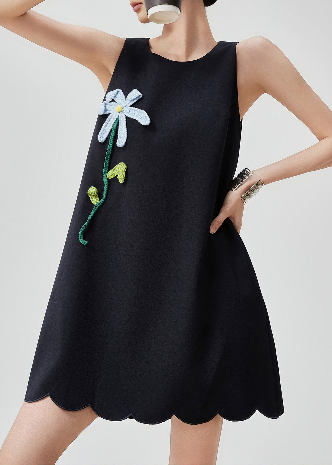 Stylish Black O-neck Mid Dress Sleeveless