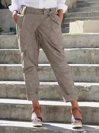 CD | Pantaloni la modă și trendy pentru femei