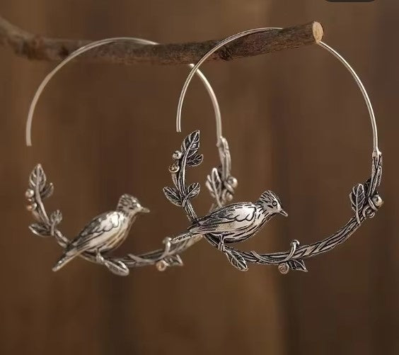 Vintage Bird Leaf Round Drop