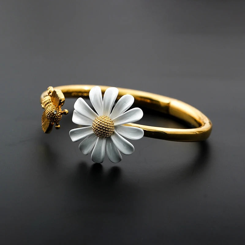 Vintage Daisy Bracelet