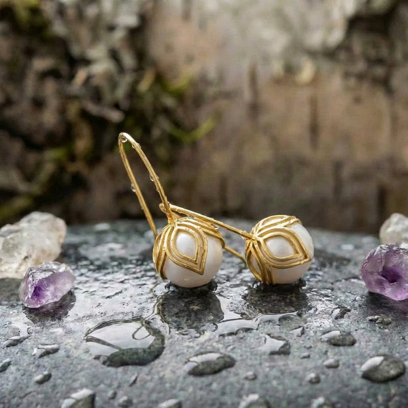 Vintage Elegant Flower Gold Hook Earrings
