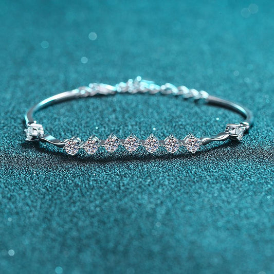 Vintage Elegant Moissanite