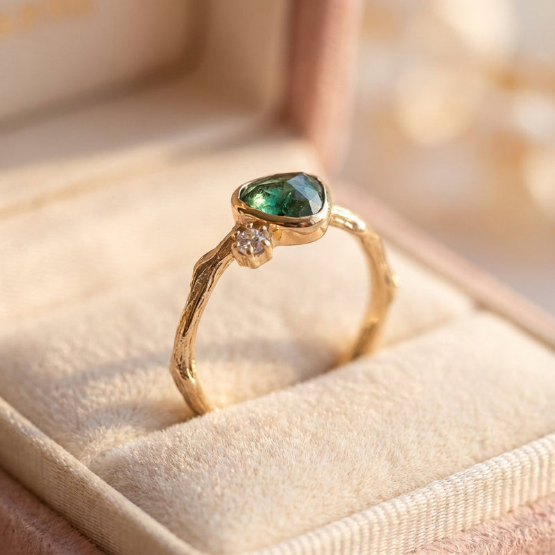 Vintage Gold Blue Stone Ring