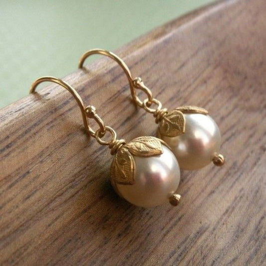Vintage Gold Leaf Pearl