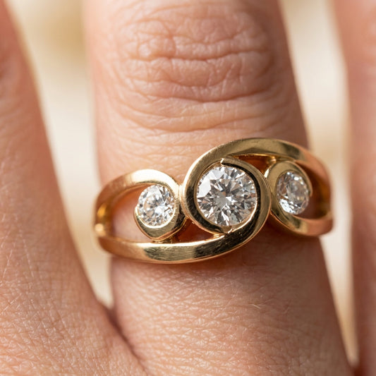 Vintage Inlaid Zirconia Spiral Gold Ring