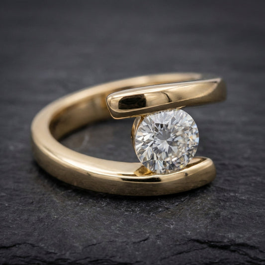 Vintage Spiral & Zirconia Ring