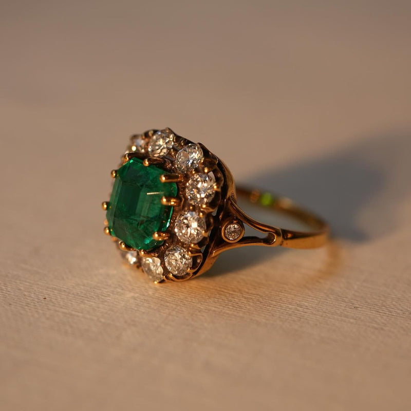 Elegant Cubic Green Crystal Ring
