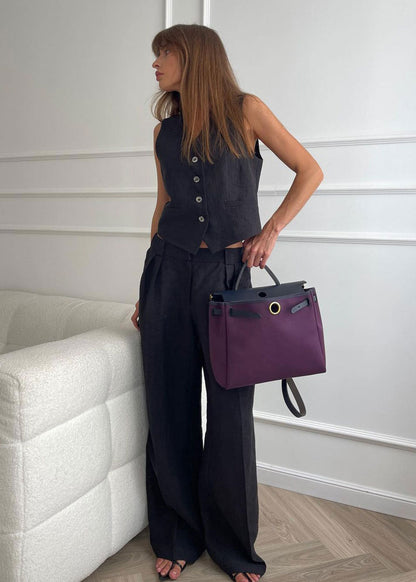 Effortlessly Elegant Pants with a Timeless Design