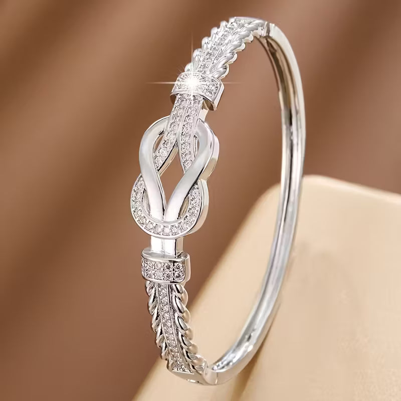 Minimalist Interlocking Ring Bracelet