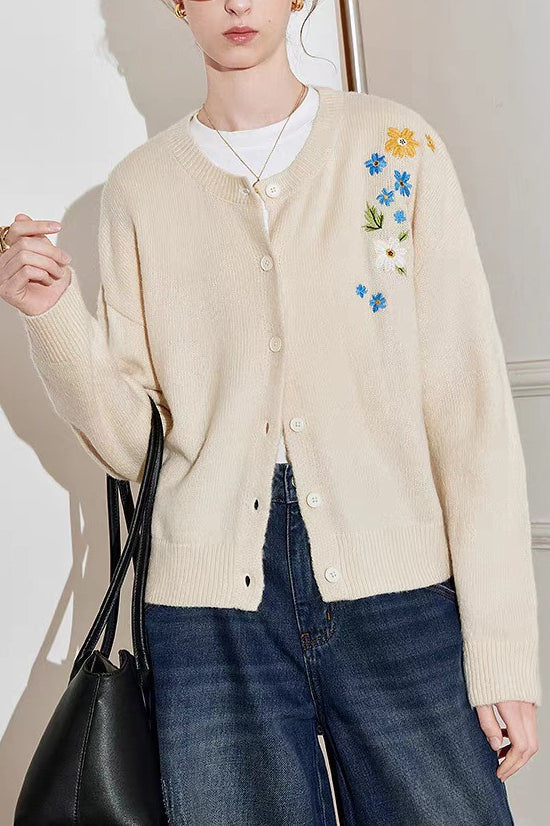 Timeless Vintage Style Blouse